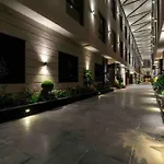 Wonderful 4Beds Condo Near Blvd