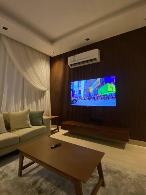 Wonderful 4beds Near Blvd Apartment Riyadh