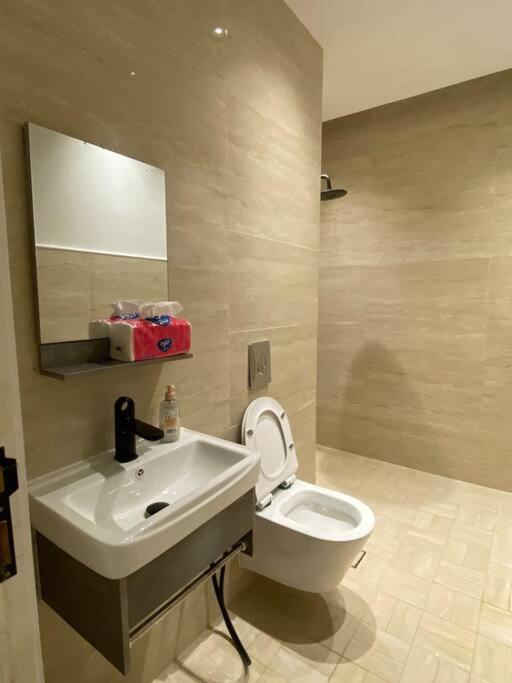 Apartment Wonderful 4beds Near Blvd