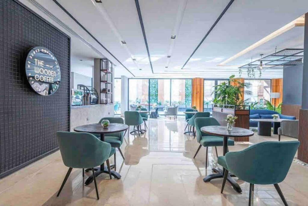 Wonderful 4beds Near Blvd *